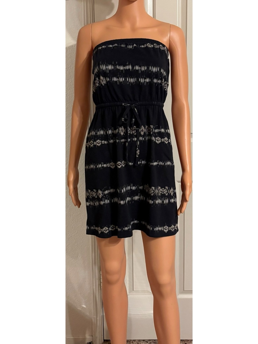 Mossimo Supply Co. Black Strapless Tie-Waist Patterned Sundress